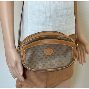 Gucci - authentic vintage - GG print beige/tan - crossbody purse - preloved